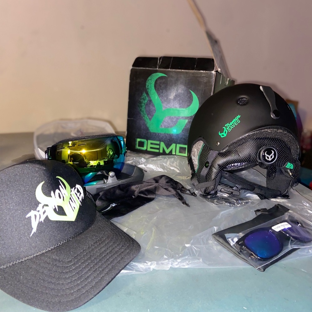 Demon United Snow Gear